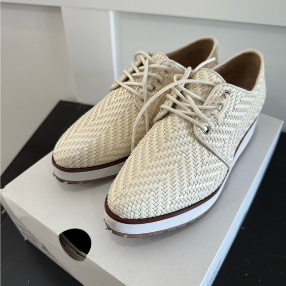 Aldo sneaker wedge style shoe- never worn - Picture 6 of 6